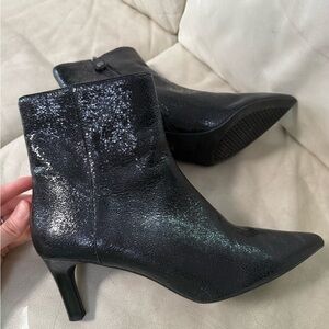 Geox leather kitten heel booties size 40